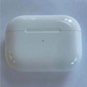 GENUINE Apple AirPods Pro 1st Gen Replacement Charging Case Model A2190 - White